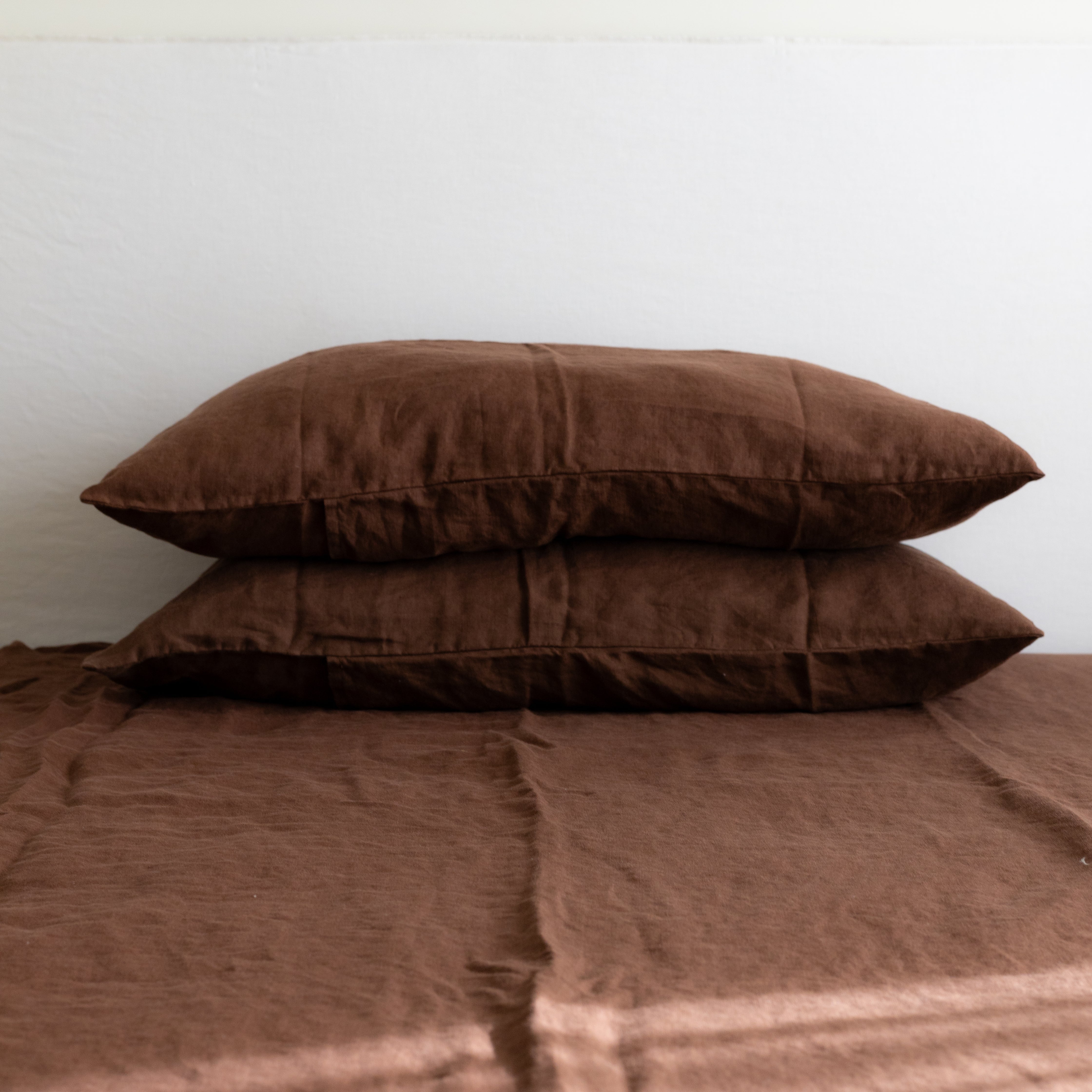 French Linen Pillowcase Pair in Chocolate