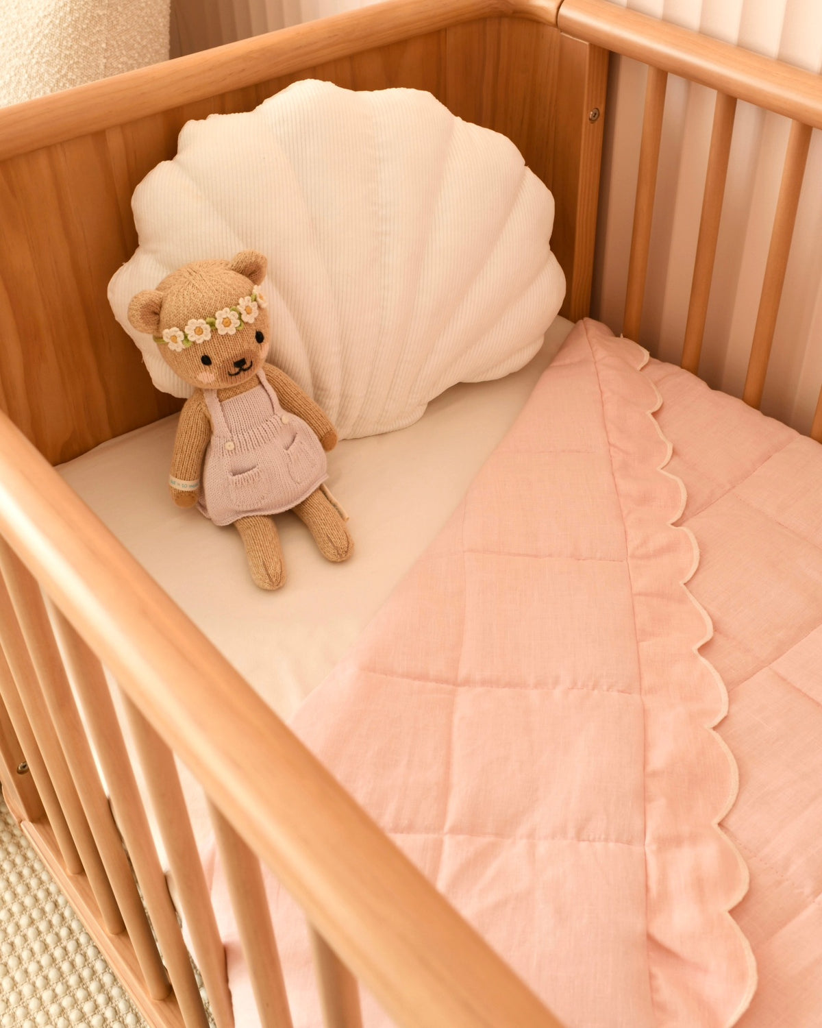 100% Linen Scallopini Cot Quilt